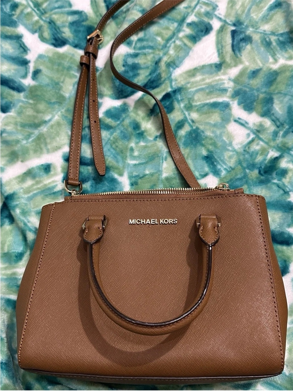 Super Cute Michael Kors Purse